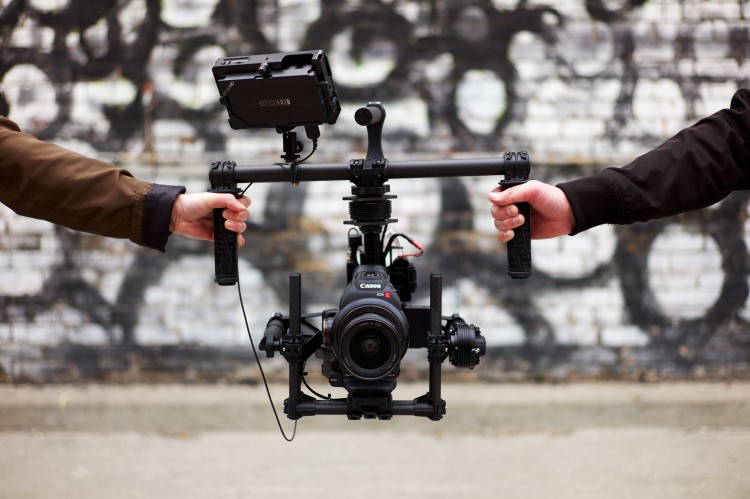 Freefly Systems Movi M5 - Outside In Studio