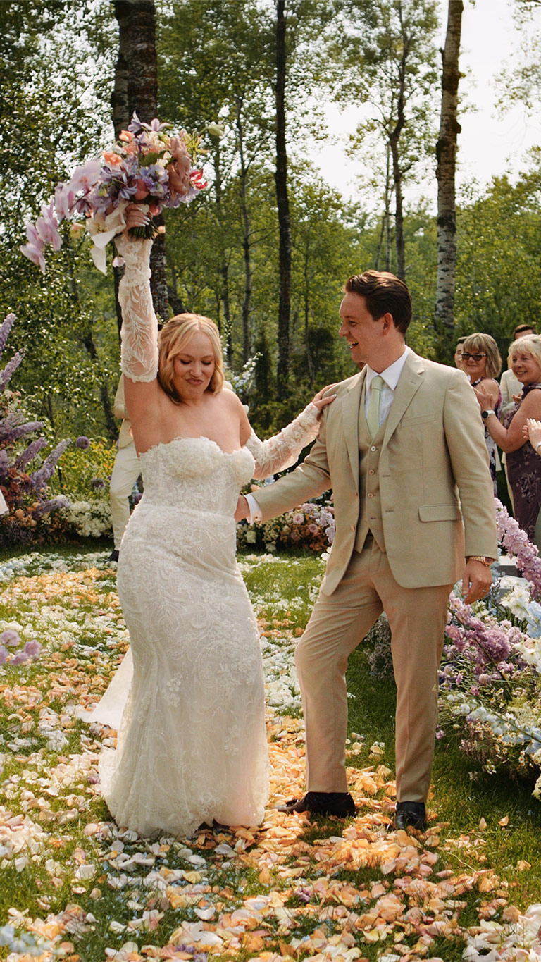Jeanna and Aaron at their cottage wedding ceremony